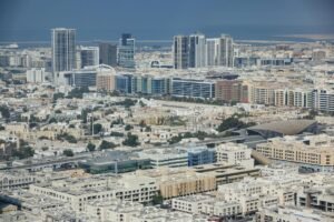 EAU sale de OPEP: Oportunidades de inversión en Dubai abril 2026